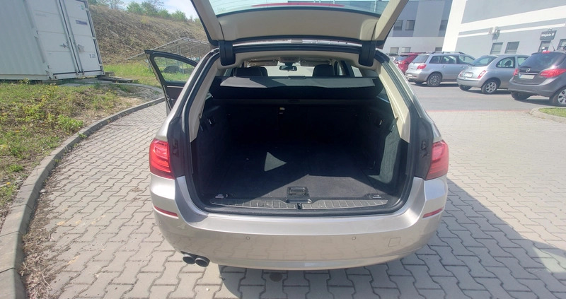 BMW Seria 5 cena 69999 przebieg: 169900, rok produkcji 2016 z Człopa małe 781